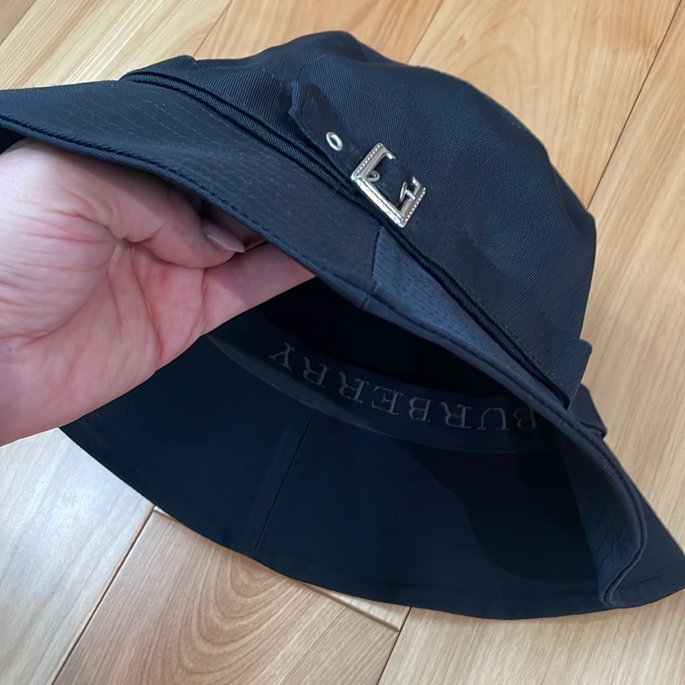 Burberry women’s hat size L